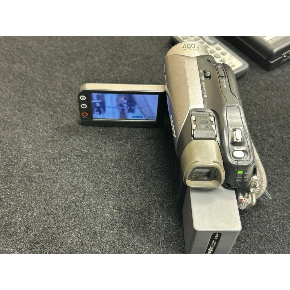 Sony Handycam DCR-DVD 203 DVD Camcorder 12x Optical Zoom with Accesories B-17